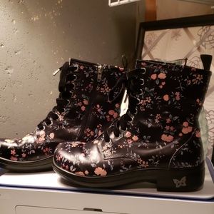 Alegria sweetie pie combat boots